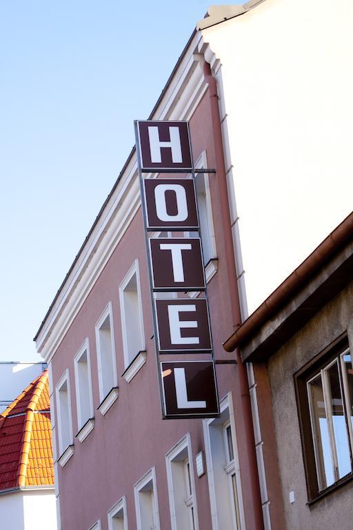 Hotel Zur Sonne Korneuburg Esterno foto